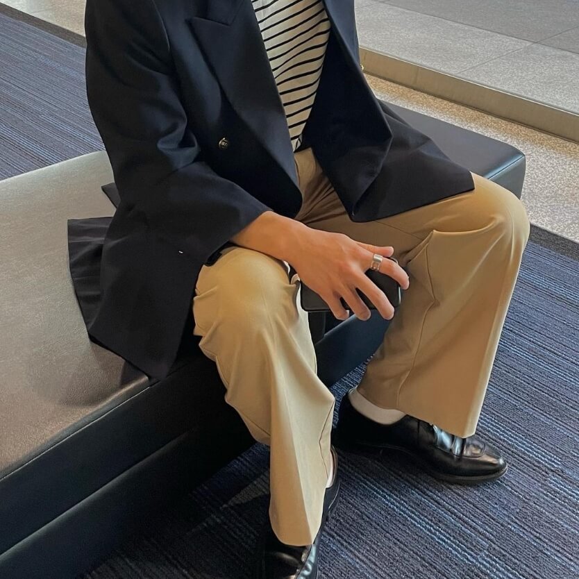 撥水性の高い生地を使っているので、急な雨でも安心。